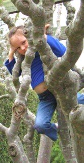 child naturism tree